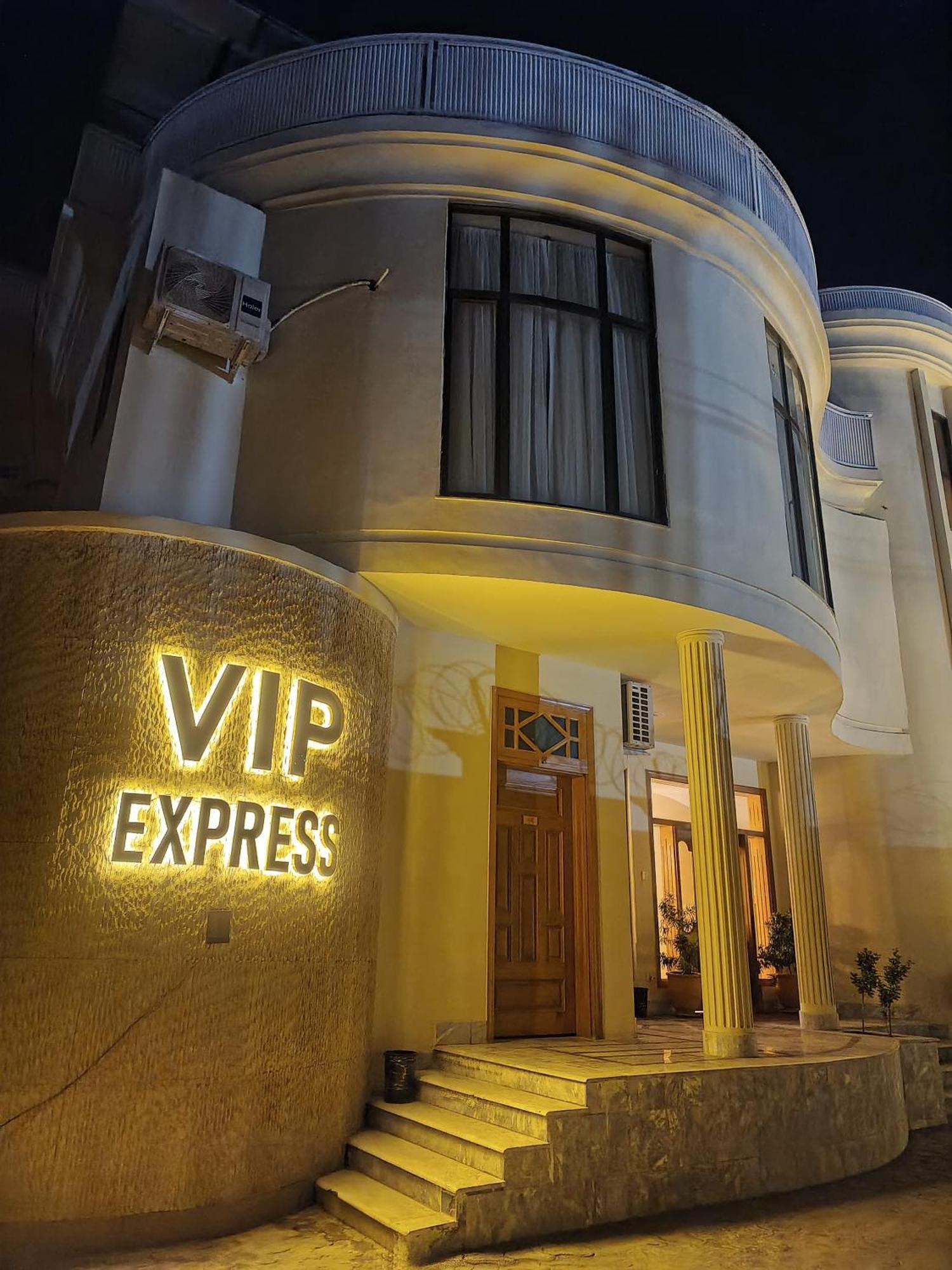 Vip Express Hotel Peshawar Bagian luar foto